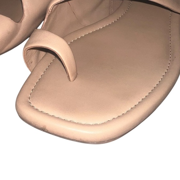 Vince Women’s Tan Leather Toe Loop Minimalist Sandals Size 10 - Picture 4 of 9